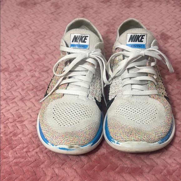 Nike Flyknit Free 4.0 White and MulticolorSneakers Women’s - Picture 4 of 10